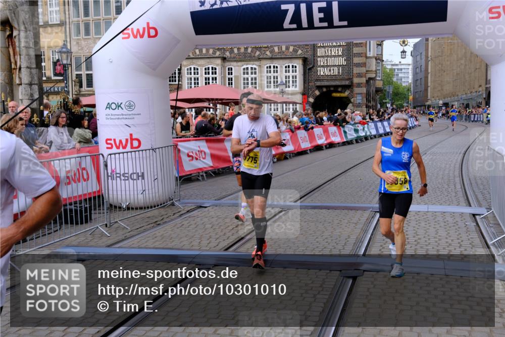 13.09.2026 - 21. swb-Marathon Bremen Tim E. http://msf.ph/oto/10301010 13.09.2026 10:42:45 Ziel 10358, 10632, 10775, 11375, 11630, 11779, 12395, 12525 meine-sportfotos.de