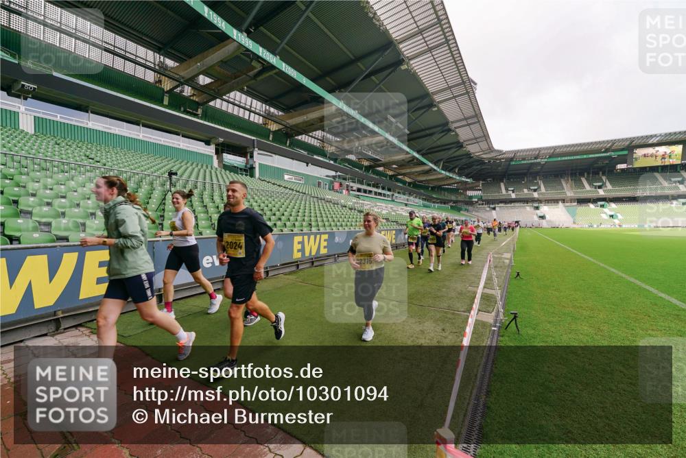 13.09.2026 - 21. swb-Marathon Bremen Michael Burmester http://msf.ph/oto/10301094 13.09.2026 10:43:18 Laufen im Stadion 10002, 10004, 10005, 10148, 10271, 10303, 10325, 10330, 10335, 10361, 10362, 10395, 10396, 10402, 10459, 10474, 10490, 10491, 10513, 10519, 10546, 10557, 10572, 10605, 10606, 10665, 10752, 10756, 10773, 10779, 10784, 10805, 10854, 10880, 10882, 10899, 10900, 10909, 10963, 10977, 10997, 11026, 11027, 11041, 11078, 11084, 11085, 11090, 11097, 11098, 11140, 11173, 11192, 11217, 11264, 11274, 11333, 11337, 11448, 11456, 11461, 11482 meine-sportfotos.de