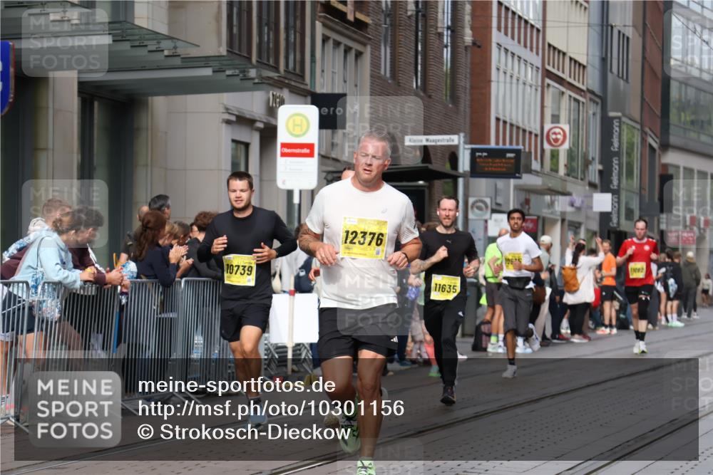 13.09.2026 - 21. swb-Marathon Bremen Strokosch-Dieckow http://msf.ph/oto/10301156 13.09.2026 10:49:18 Ziel 10709, 10739, 10835, 10846, 10910, 11007, 11092, 11191, 11635, 11717, 12376, 10253, 10293, 10294, 10392, 10514, 10566, 10655, 11316, 11567, 11621, 11891, 11896, 11984, 12027, 12132, 12149, 12350, 12450, 12529, 13577 meine-sportfotos.de