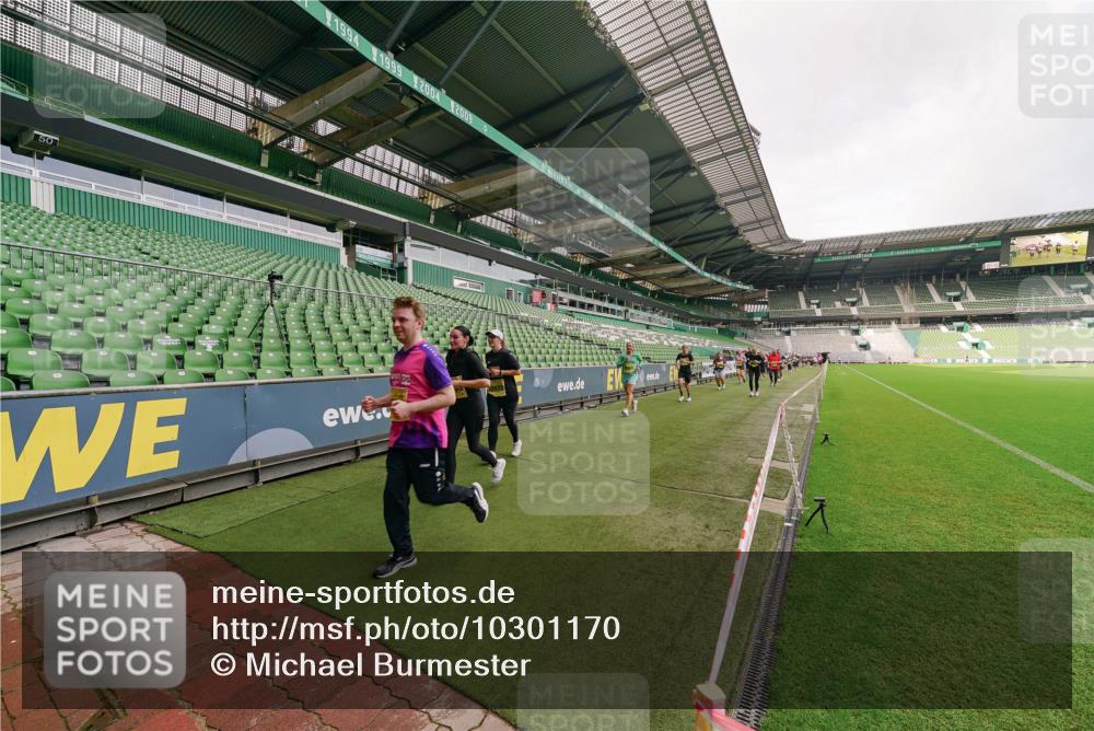 13.09.2026 - 21. swb-Marathon Bremen Michael Burmester http://msf.ph/oto/10301170 13.09.2026 10:43:38 Laufen im Stadion 10002, 10004, 10005, 10148, 10176, 10271, 10295, 10303, 10325, 10330, 10335, 10361, 10362, 10395, 10396, 10402, 10459, 10474, 10490, 10491, 10513, 10557, 10572, 10605, 10606, 10629, 10665, 10752, 10756, 10773, 10779, 10784, 10805, 10854, 10880, 10882, 10899, 10900, 10997, 10999, 11026, 11027, 11041, 11078, 11090, 11097, 11098, 11140, 11173, 11192, 11217, 11233, 11264, 11274, 11307, 11333, 11337, 11355, 11385, 11408, 11448, 11456, 11461, 11482, 11943 meine-sportfotos.de