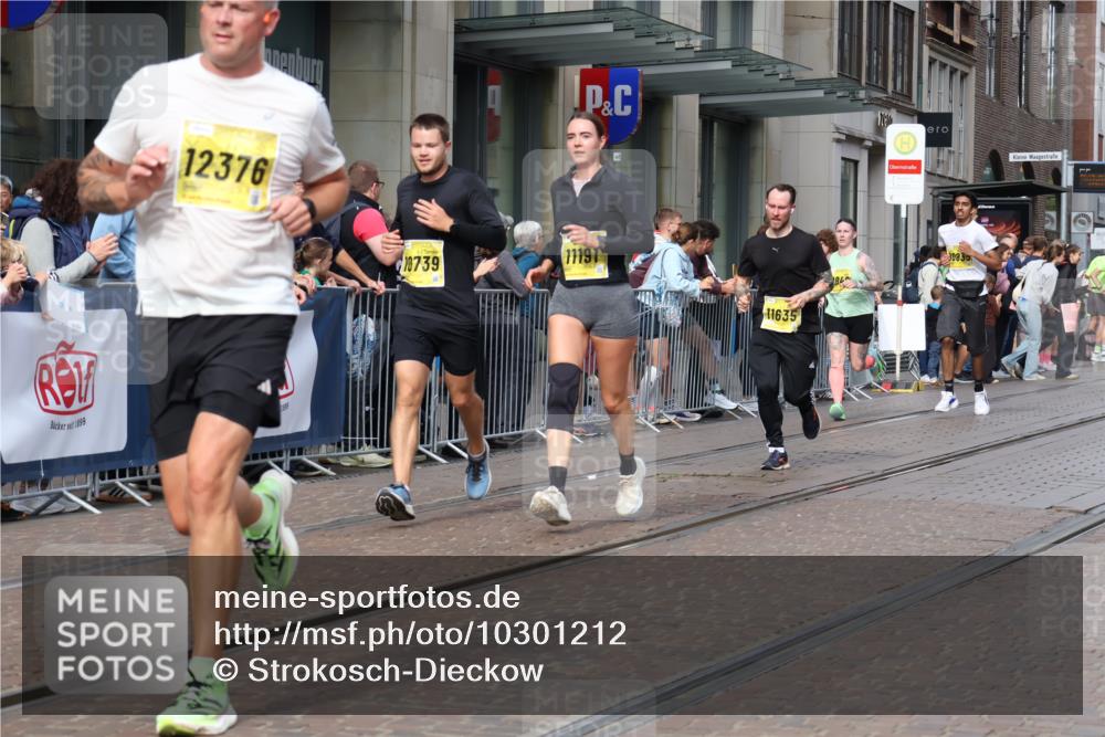 13.09.2026 - 21. swb-Marathon Bremen Strokosch-Dieckow http://msf.ph/oto/10301212 13.09.2026 10:49:21 Ziel 10709, 10739, 10835, 10846, 10910, 11007, 11092, 11183, 11191, 11635, 11717, 10294, 10392, 10514, 10566, 10655, 10846, 11316, 11567, 11621, 11891, 11896, 11984, 12132, 12149, 12350, 12376, 12450, 12529, 13577 meine-sportfotos.de