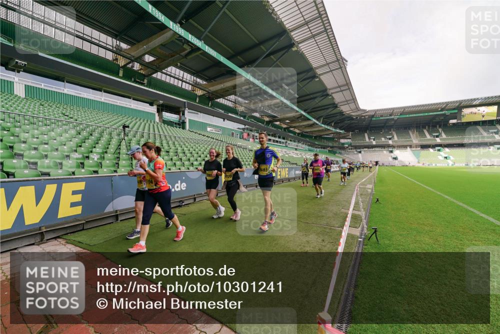 13.09.2026 - 21. swb-Marathon Bremen Michael Burmester http://msf.ph/oto/10301241 13.09.2026 10:44:01 Laufen im Stadion 10002, 10004, 10005, 10176, 10191, 10192, 10271, 10295, 10303, 10325, 10335, 10361, 10362, 10402, 10459, 10474, 10491, 10513, 10557, 10572, 10605, 10606, 10629, 10756, 10773, 10779, 10784, 10805, 10880, 10882, 10899, 10900, 10997, 10999, 11173, 11217, 11233, 11264, 11274, 11307, 11333, 11337, 11355, 11385, 11408, 11448, 11456, 11461, 11482, 11629, 11943, 12311, 12321, 12334 meine-sportfotos.de