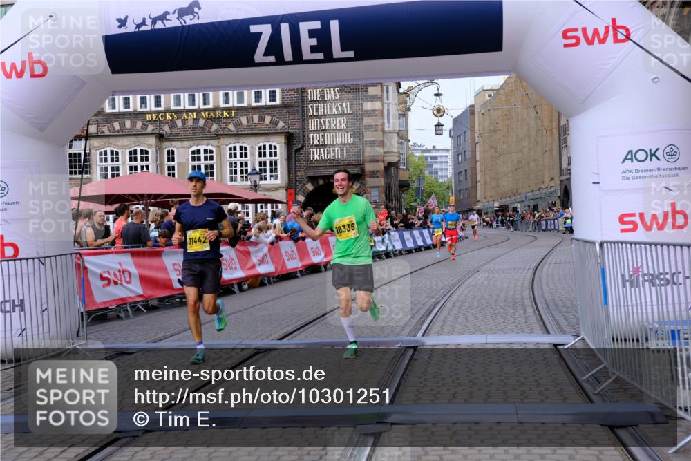 13.09.2026 - 21. swb-Marathon Bremen Tim E. http://msf.ph/oto/10301251 13.09.2026 10:43:18 Ziel 10235, 10336, 10988, 11042, 11143, 11265, 11442, 12053, 13523, 13580 meine-sportfotos.de