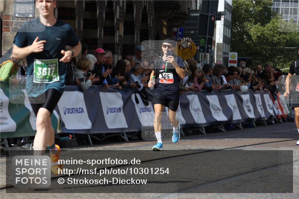 13.09.2026 - 21. swb-Marathon Bremen Strokosch-Dieckow http://msf.ph/oto/10301254 13.09.2026 12:51:23 Ziel 1214, 1453, 1639 meine-sportfotos.de