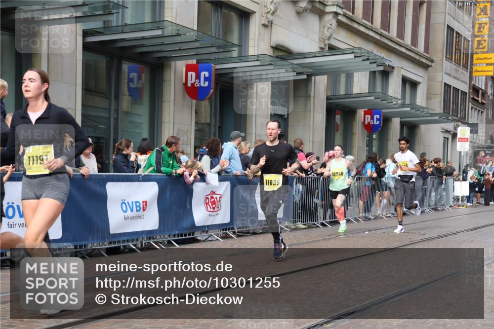 13.09.2026 - 21. swb-Marathon Bremen Strokosch-Dieckow http://msf.ph/oto/10301255 13.09.2026 10:49:23 Ziel 10508, 10709, 10835, 10910, 11007, 11092, 11183, 11635, 11717, 10294, 10392, 10514, 10655, 10739, 10846, 11191, 11316, 11567, 11621, 11891, 11896, 11984, 12132, 12149, 12376, 12450, 12529, 13577 meine-sportfotos.de