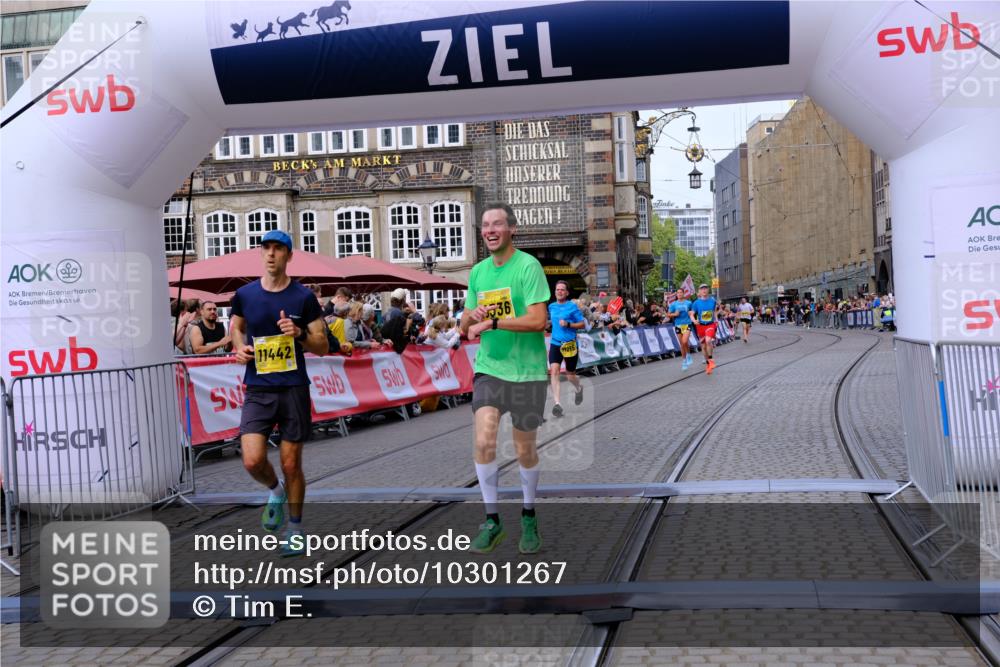 13.09.2026 - 21. swb-Marathon Bremen Tim E. http://msf.ph/oto/10301267 13.09.2026 10:43:19 Ziel 10336, 10988, 11042, 11143, 11265, 11442, 11632, 12053, 13523, 13580 meine-sportfotos.de