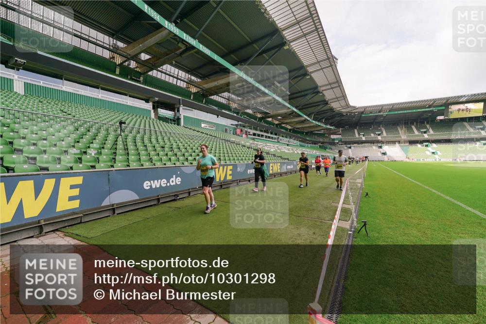 13.09.2026 - 21. swb-Marathon Bremen Michael Burmester http://msf.ph/oto/10301298 13.09.2026 10:44:19 Laufen im Stadion 10002, 10004, 10005, 10176, 10191, 10192, 10271, 10295, 10325, 10335, 10402, 10459, 10474, 10513, 10572, 10605, 10606, 10629, 10679, 10713, 10756, 10779, 10882, 10899, 10900, 10979, 10997, 10999, 11081, 11217, 11233, 11264, 11274, 11307, 11333, 11337, 11355, 11385, 11408, 11448, 11456, 11461, 11482, 11495, 11629, 11808, 11932, 11943, 12151, 12226, 12311, 12321, 12334 meine-sportfotos.de
