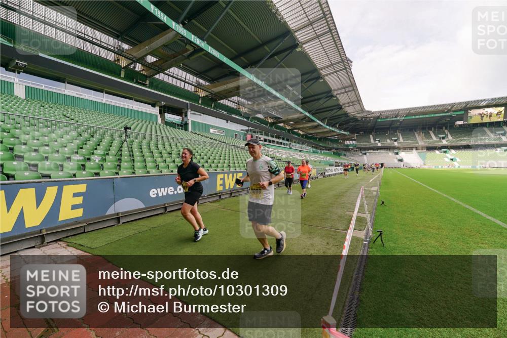 13.09.2026 - 21. swb-Marathon Bremen Michael Burmester http://msf.ph/oto/10301309 13.09.2026 10:44:23 Laufen im Stadion 10002, 10004, 10005, 10176, 10191, 10192, 10271, 10295, 10325, 10335, 10402, 10459, 10474, 10513, 10568, 10572, 10605, 10606, 10629, 10679, 10713, 10756, 10779, 10882, 10899, 10900, 10979, 10997, 10999, 11081, 11217, 11233, 11264, 11274, 11307, 11333, 11337, 11355, 11385, 11408, 11448, 11456, 11461, 11482, 11495, 11629, 11808, 11932, 11943, 12057, 12151, 12226, 12311, 12321, 12334 meine-sportfotos.de