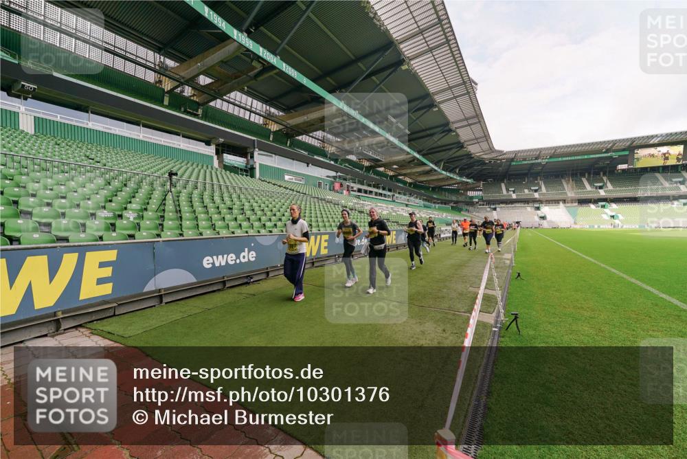 13.09.2026 - 21. swb-Marathon Bremen Michael Burmester http://msf.ph/oto/10301376 13.09.2026 10:45:03 Laufen im Stadion 10137, 10176, 10191, 10192, 10194, 10202, 10242, 10295, 10325, 10335, 10344, 10430, 10459, 10513, 10524, 10568, 10600, 10605, 10606, 10629, 10651, 10679, 10713, 10756, 10779, 10882, 10979, 10997, 10999, 11081, 11200, 11233, 11307, 11309, 11333, 11337, 11355, 11367, 11385, 11408, 11448, 11495, 11629, 11808, 11932, 11943, 12057, 12089, 12151, 12153, 12177, 12178, 12224, 12226, 12311, 12321, 12334, 12539, 10148 meine-sportfotos.de