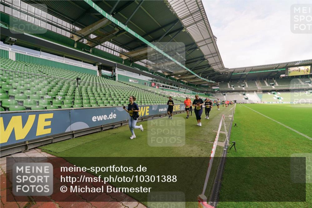 13.09.2026 - 21. swb-Marathon Bremen Michael Burmester http://msf.ph/oto/10301388 13.09.2026 10:45:07 Laufen im Stadion 10137, 10176, 10191, 10192, 10194, 10202, 10242, 10295, 10325, 10335, 10344, 10430, 10459, 10472, 10513, 10524, 10568, 10600, 10605, 10606, 10629, 10651, 10679, 10713, 10756, 10779, 10882, 10979, 10997, 10999, 11081, 11200, 11233, 11307, 11309, 11337, 11355, 11367, 11385, 11408, 11495, 11629, 11709, 11808, 11821, 11932, 11943, 12057, 12089, 12151, 12153, 12177, 12178, 12224, 12226, 12311, 12321, 12334, 12539, 10148, 10330 meine-sportfotos.de