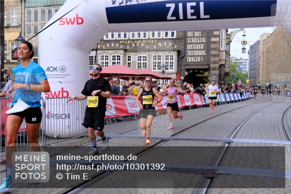 13.09.2026 - 21. swb-Marathon Bremen Tim E. http://msf.ph/oto/10301392 13.09.2026 10:43:26 Ziel 10336, 11042, 11143, 11265, 11442, 11632, 12053, 12469, 13523 meine-sportfotos.de