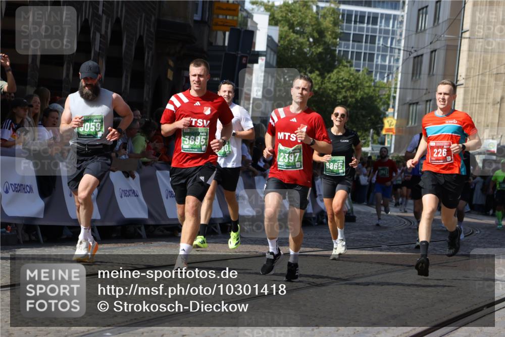 13.09.2026 - 21. swb-Marathon Bremen Strokosch-Dieckow http://msf.ph/oto/10301418 13.09.2026 13:21:39 Ziel 226, 2904, 2979, 3120, 3202, 3534, 4165, 4234, 4445, 4484, 4519, 6357, 6862, 8323, 8408, 8791, 8923, 9267, 9268, 9514, 9722, 9900, 572, 1209, 1254, 2397, 3290, 3338, 3695, 3774, 3934, 4581, 4735, 6865, 6976, 7098, 8438, 8947, 9059, 9421, 10120 meine-sportfotos.de