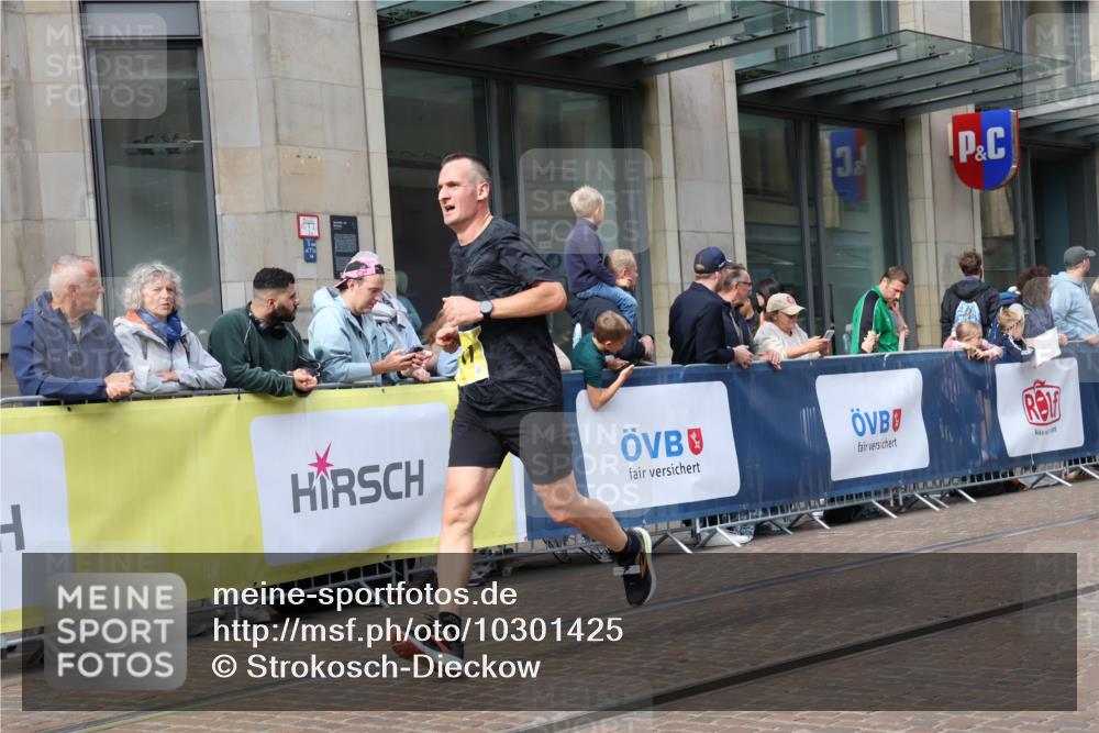 13.09.2026 - 21. swb-Marathon Bremen Strokosch-Dieckow http://msf.ph/oto/10301425 13.09.2026 10:49:35 Ziel 10452, 10508, 10593, 10709, 10966, 11005, 11007, 11035, 11183, 11415, 12380, 12510, 10294, 10739, 10835, 10846, 10910, 11092, 11191, 11621, 11635, 11717, 12376 meine-sportfotos.de