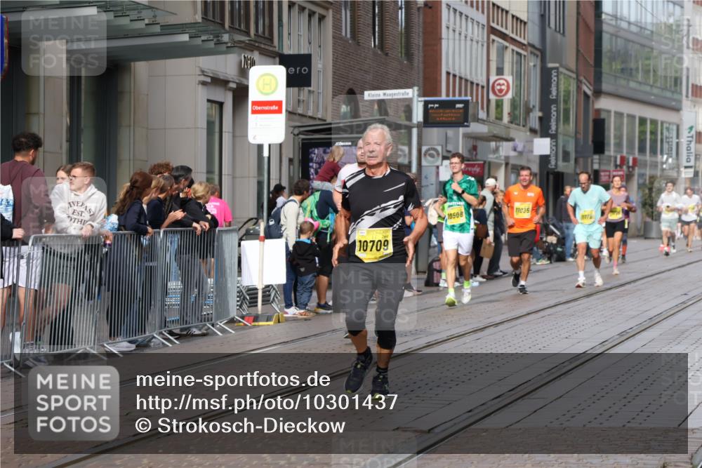 13.09.2026 - 21. swb-Marathon Bremen Strokosch-Dieckow http://msf.ph/oto/10301437 13.09.2026 10:49:37 Ziel 10452, 10508, 10593, 10709, 10876, 10966, 11005, 11007, 11035, 11183, 11415, 12380, 12510, 10739, 10835, 10846, 10910, 11092, 11191, 11621, 11635, 11717, 12376 meine-sportfotos.de