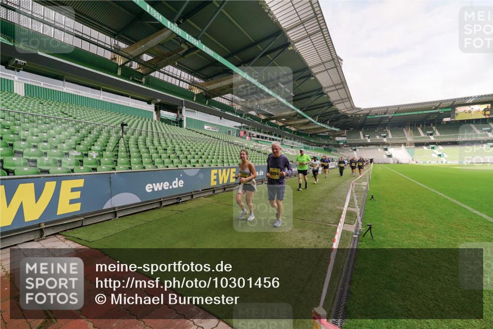 13.09.2026 - 21. swb-Marathon Bremen Michael Burmester http://msf.ph/oto/10301456 13.09.2026 10:45:37 Laufen im Stadion 10137, 10176, 10191, 10192, 10194, 10202, 10242, 10295, 10344, 10430, 10472, 10524, 10568, 10600, 10651, 10679, 10713, 10979, 10999, 11050, 11081, 11181, 11200, 11233, 11244, 11307, 11309, 11367, 11385, 11495, 11574, 11629, 11675, 11709, 11760, 11808, 11821, 11932, 11943, 12057, 12089, 12151, 12153, 12177, 12178, 12211, 12224, 12226, 12285, 12311, 12321, 12334, 12374, 12462, 12539, 10148, 10303, 10330, 10361, 10362 meine-sportfotos.de