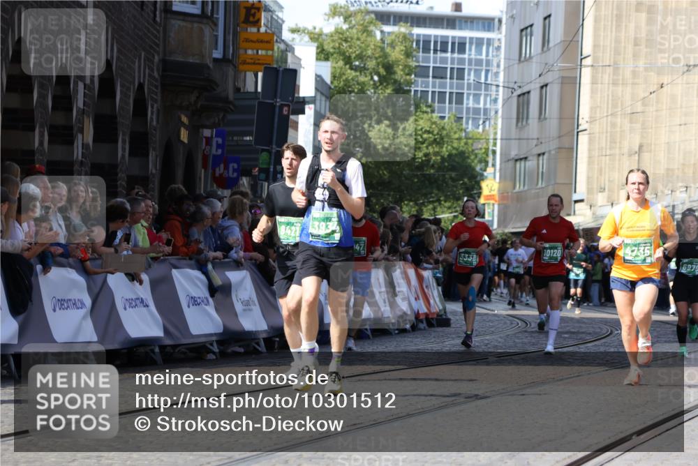 13.09.2026 - 21. swb-Marathon Bremen Strokosch-Dieckow http://msf.ph/oto/10301512 13.09.2026 13:21:42 Ziel 226, 2904, 2979, 3120, 3202, 3534, 3655, 4165, 4234, 4445, 4484, 4519, 6862, 8184, 8270, 8408, 8730, 8791, 8923, 9514, 9722, 9900, 141, 572, 1209, 3290, 3338, 3774, 3934, 4581, 4735, 5193, 6976, 7098, 8438, 8947, 9421, 10120 meine-sportfotos.de