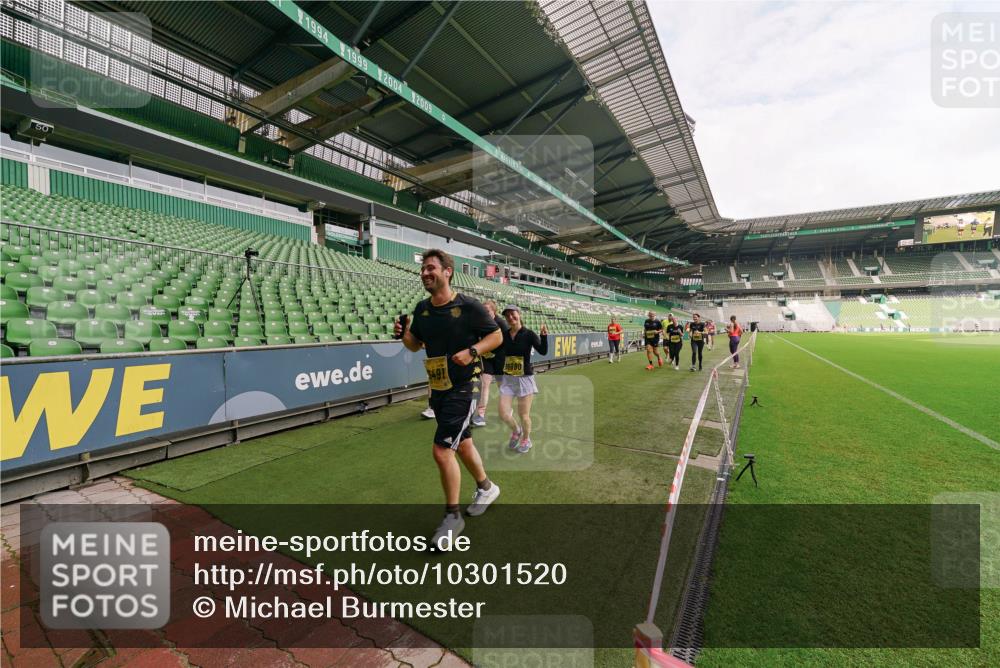 13.09.2026 - 21. swb-Marathon Bremen Michael Burmester http://msf.ph/oto/10301520 13.09.2026 10:45:55 Laufen im Stadion 10137, 10161, 10191, 10192, 10194, 10202, 10242, 10344, 10430, 10472, 10524, 10535, 10568, 10600, 10651, 10679, 10713, 10895, 10970, 10979, 11050, 11081, 11181, 11200, 11244, 11296, 11309, 11367, 11457, 11495, 11529, 11530, 11546, 11574, 11629, 11675, 11709, 11760, 11808, 11821, 11932, 12057, 12089, 12151, 12153, 12177, 12178, 12211, 12224, 12226, 12285, 12311, 12316, 12317, 12321, 12374, 12422, 12462, 12539, 10002, 10148, 10303, 10330, 10361, 10362 meine-sportfotos.de