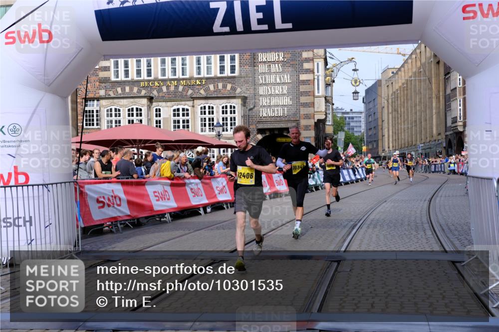 13.09.2026 - 21. swb-Marathon Bremen Tim E. http://msf.ph/oto/10301535 13.09.2026 10:43:39 Ziel 10328, 10346, 10456, 10618, 11468, 11632, 11826, 12406, 12469 meine-sportfotos.de