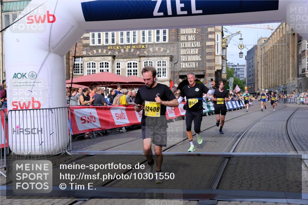 13.09.2026 - 21. swb-Marathon Bremen Tim E. http://msf.ph/oto/10301550 13.09.2026 10:43:40 Ziel 10328, 10346, 10456, 10618, 11468, 11826, 12406, 12469 meine-sportfotos.de
