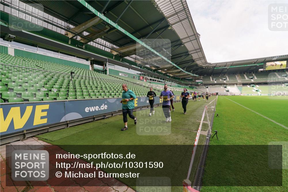 13.09.2026 - 21. swb-Marathon Bremen Michael Burmester http://msf.ph/oto/10301590 13.09.2026 10:46:31 Laufen im Stadion 10137, 10161, 10194, 10202, 10242, 10344, 10349, 10430, 10472, 10524, 10535, 10568, 10600, 10651, 10895, 10933, 10970, 10979, 11050, 11181, 11200, 11244, 11296, 11309, 11367, 11457, 11529, 11530, 11546, 11573, 11574, 11579, 11639, 11675, 11709, 11760, 11821, 12057, 12089, 12153, 12177, 12178, 12211, 12224, 12285, 12316, 12317, 12374, 12422, 12462, 12539, 10002, 10004, 10005, 10148, 10271, 10303, 10325, 10330, 10335, 10361, 10362, 10459, 10513, 10605, 10882 meine-sportfotos.de