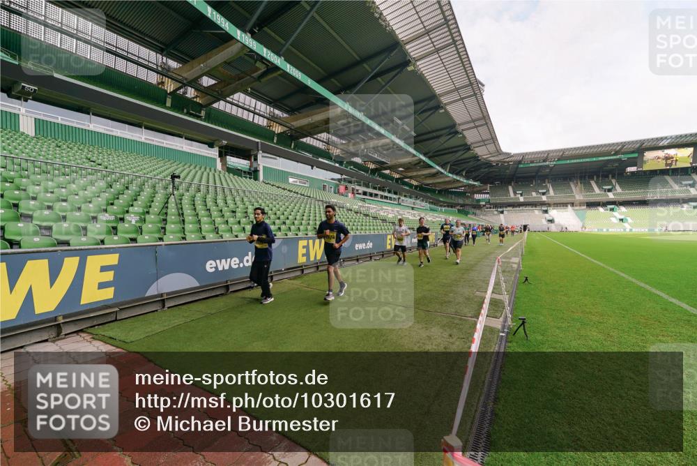 13.09.2026 - 21. swb-Marathon Bremen Michael Burmester http://msf.ph/oto/10301617 13.09.2026 10:46:45 Laufen im Stadion 10137, 10161, 10202, 10242, 10349, 10430, 10472, 10524, 10535, 10651, 10895, 10933, 10970, 11050, 11181, 11244, 11296, 11309, 11367, 11457, 11529, 11530, 11546, 11573, 11574, 11579, 11639, 11675, 11709, 11760, 11821, 12153, 12157, 12177, 12178, 12211, 12285, 12316, 12317, 12374, 12422, 12462, 10002, 10004, 10005, 10148, 10271, 10303, 10325, 10330, 10335, 10361, 10362, 10459, 10513, 10605, 10629, 10756, 10779, 10882, 10997 meine-sportfotos.de