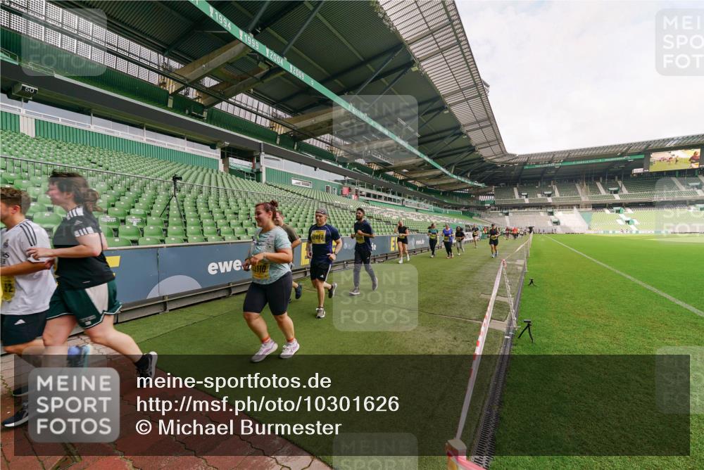 13.09.2026 - 21. swb-Marathon Bremen Michael Burmester http://msf.ph/oto/10301626 13.09.2026 10:46:49 Laufen im Stadion 10161, 10202, 10242, 10349, 10430, 10472, 10524, 10535, 10651, 10895, 10933, 10970, 11050, 11181, 11244, 11296, 11309, 11367, 11457, 11529, 11530, 11546, 11573, 11574, 11579, 11639, 11675, 11709, 11760, 11821, 12153, 12157, 12177, 12178, 12211, 12285, 12316, 12317, 12374, 12422, 12462, 10002, 10004, 10005, 10148, 10271, 10295, 10303, 10325, 10330, 10335, 10361, 10362, 10459, 10513, 10605, 10629, 10756, 10779, 10882, 10997, 11307 meine-sportfotos.de