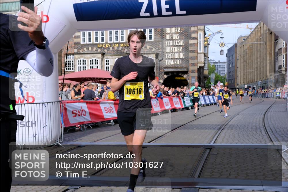 13.09.2026 - 21. swb-Marathon Bremen Tim E. http://msf.ph/oto/10301627 13.09.2026 10:43:43 Ziel 10328, 10346, 10456, 10618, 11468, 11607, 11826, 12406 meine-sportfotos.de