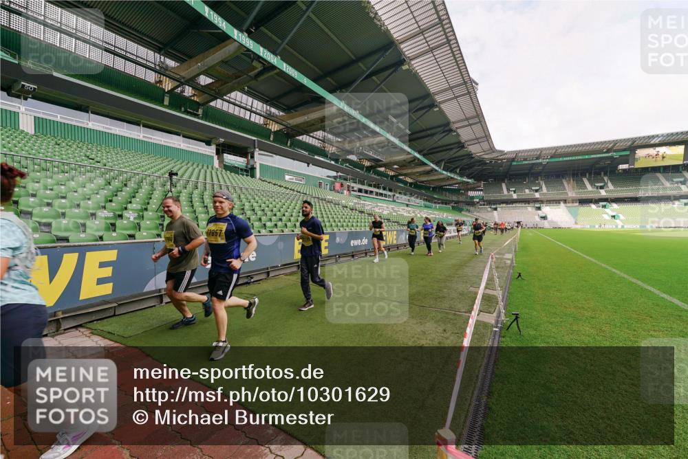 13.09.2026 - 21. swb-Marathon Bremen Michael Burmester http://msf.ph/oto/10301629 13.09.2026 10:46:50 Laufen im Stadion 10161, 10202, 10242, 10349, 10472, 10524, 10535, 10651, 10895, 10933, 10970, 11050, 11181, 11244, 11296, 11309, 11367, 11457, 11529, 11530, 11546, 11573, 11574, 11579, 11639, 11675, 11709, 11760, 11821, 12153, 12157, 12177, 12178, 12211, 12285, 12316, 12317, 12374, 12422, 12462, 10002, 10004, 10005, 10148, 10271, 10295, 10303, 10325, 10330, 10335, 10361, 10362, 10459, 10513, 10605, 10629, 10756, 10779, 10882, 10997, 10999, 11233, 11307 meine-sportfotos.de