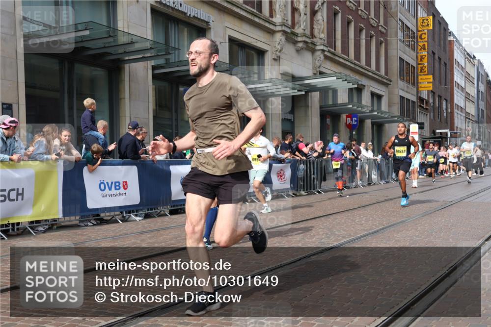13.09.2026 - 21. swb-Marathon Bremen Strokosch-Dieckow http://msf.ph/oto/10301649 13.09.2026 10:49:53 Ziel 10170, 10452, 10876, 10923, 11111, 11128, 11178, 11415, 11497, 11499, 12045, 12240, 12269, 12510, 13562, 10508, 10593, 10709, 10966, 11005, 11007, 11035, 11183, 11717, 12380 meine-sportfotos.de