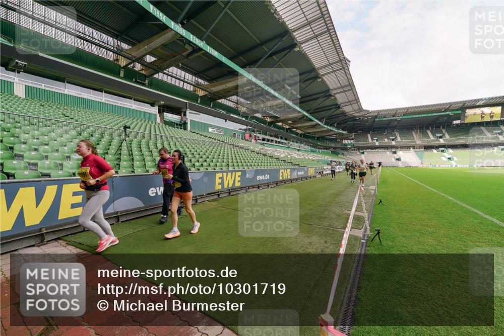 13.09.2026 - 21. swb-Marathon Bremen Michael Burmester http://msf.ph/oto/10301719 13.09.2026 10:47:26 Laufen im Stadion 10161, 10264, 10292, 10349, 10535, 10732, 10895, 10925, 10933, 10970, 11050, 11104, 11244, 11262, 11296, 11423, 11443, 11457, 11529, 11530, 11546, 11573, 11574, 11579, 11639, 11663, 11675, 11698, 11760, 12083, 12157, 12211, 12285, 12316, 12317, 12340, 12374, 12422, 12444, 12462, 12472, 10002, 10004, 10005, 10176, 10191, 10192, 10271, 10295, 10325, 10335, 10361, 10362, 10459, 10513, 10605, 10629, 10679, 10713, 10756, 10779, 10882, 10997, 10999, 11233, 11307 meine-sportfotos.de