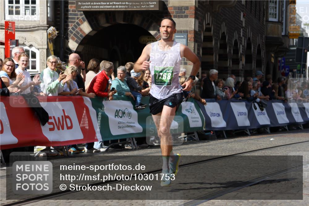 13.09.2026 - 21. swb-Marathon Bremen Strokosch-Dieckow http://msf.ph/oto/10301753 13.09.2026 12:52:31 Ziel 959, 1357, 553, 8729 meine-sportfotos.de
