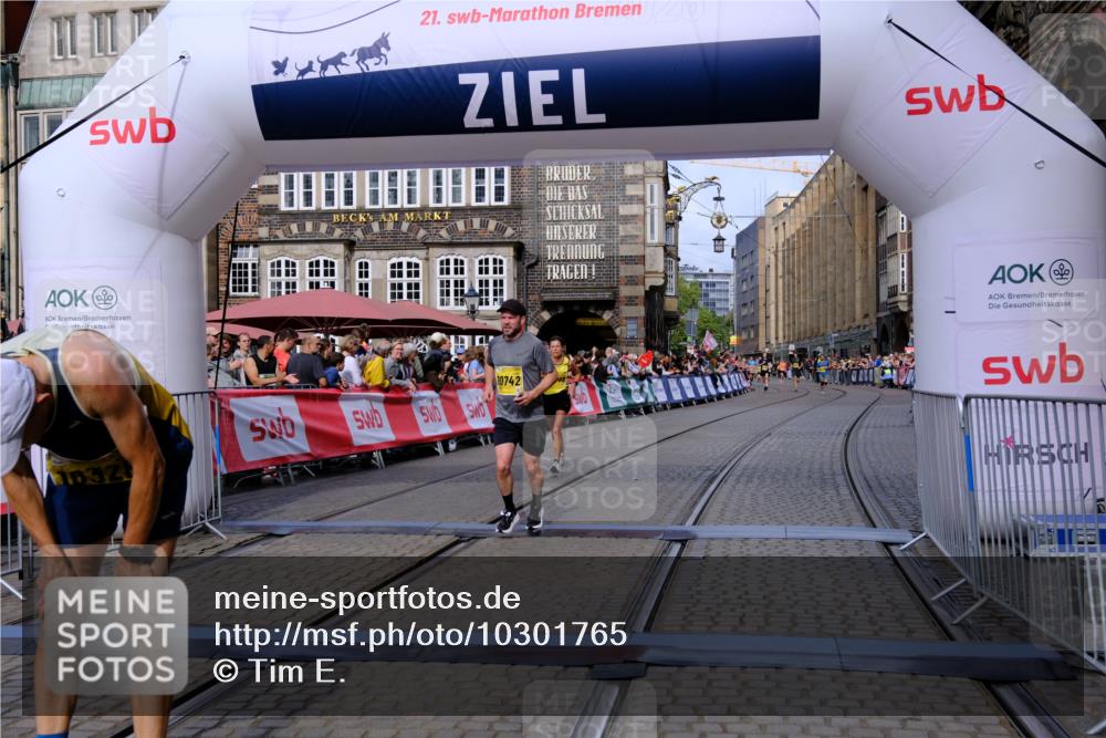 13.09.2026 - 21. swb-Marathon Bremen Tim E. http://msf.ph/oto/10301765 13.09.2026 10:43:52 Ziel 10328, 10346, 10618, 10742, 11468, 11607, 11826, 13509 meine-sportfotos.de