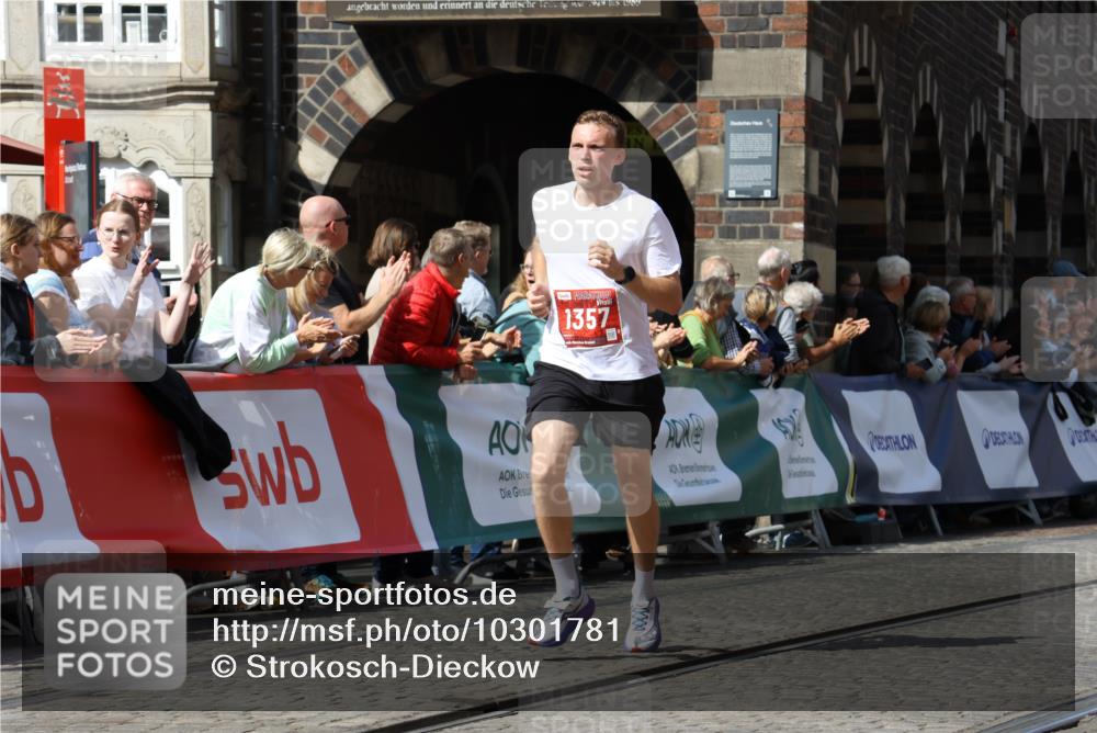 13.09.2026 - 21. swb-Marathon Bremen Strokosch-Dieckow http://msf.ph/oto/10301781 13.09.2026 12:52:41 Ziel 525, 959, 1357, 1507, 417, 553, 2100, 7244, 8729 meine-sportfotos.de