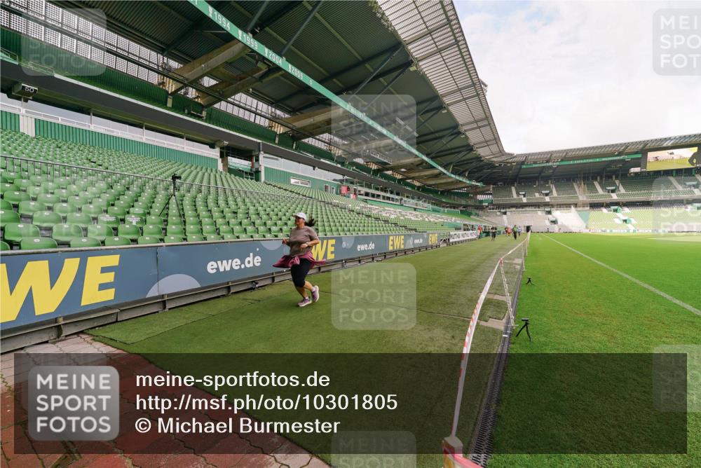 13.09.2026 - 21. swb-Marathon Bremen Michael Burmester http://msf.ph/oto/10301805 13.09.2026 10:48:46 Laufen im Stadion 10264, 10292, 10407, 10413, 10440, 10732, 10754, 10789, 10925, 11104, 11254, 11262, 11423, 11443, 11541, 11663, 11698, 11851, 11942, 11980, 12083, 12157, 12340, 12444, 12471, 12472, 12542, 12561, 10137, 10176, 10191, 10192, 10194, 10202, 10242, 10295, 10344, 10430, 10472, 10524, 10568, 10600, 10651, 10679, 10713, 10979, 10999, 11050, 11081, 11181, 11200, 11233, 11244, 11307, 11309, 11367, 11574, 11709, 11821, 12089, 12153, 12177, 12178 meine-sportfotos.de