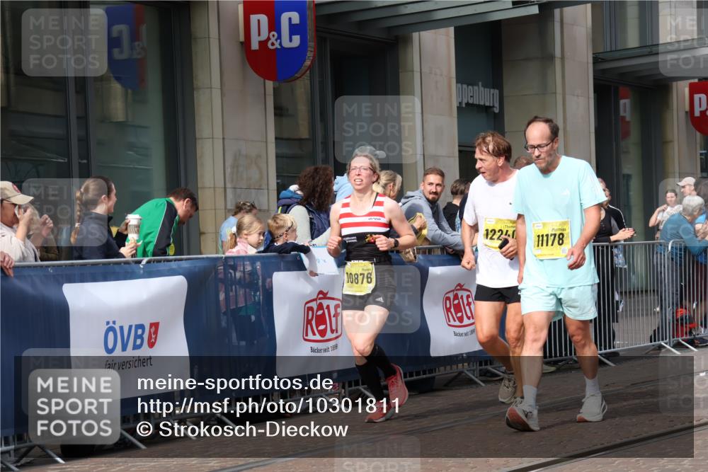 13.09.2026 - 21. swb-Marathon Bremen Strokosch-Dieckow http://msf.ph/oto/10301811 13.09.2026 10:50:00 Ziel 10170, 10233, 10525, 10840, 10876, 10923, 11111, 11128, 11178, 11497, 11499, 11622, 11680, 11742, 12045, 12078, 12240, 12269, 12447, 13562, 10452, 10508, 10593, 10709, 10966, 11005, 11007, 11035, 11183, 11415, 12380, 12510 meine-sportfotos.de