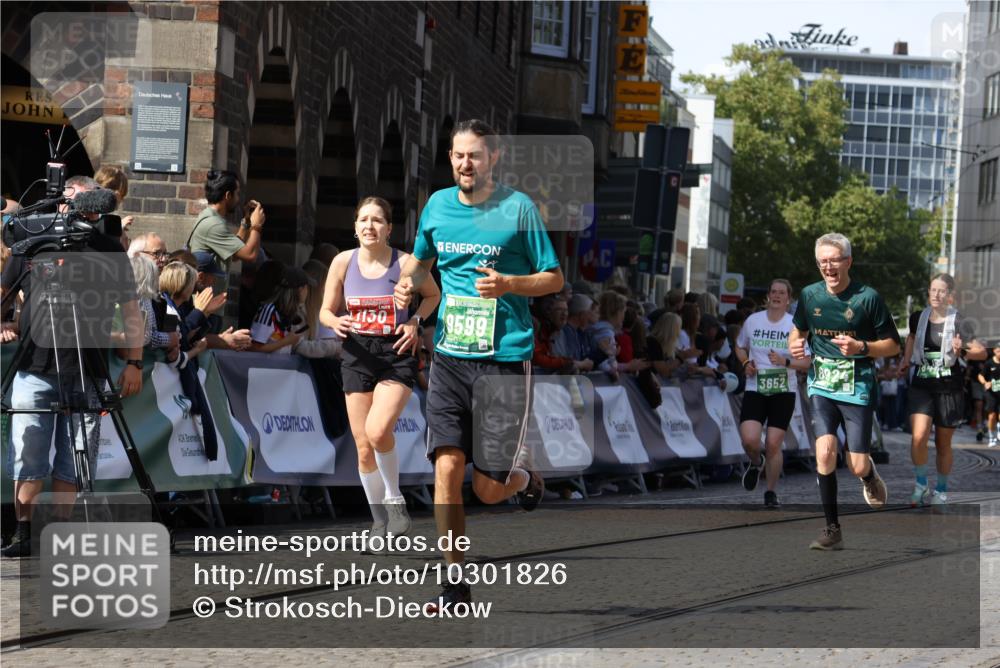 13.09.2026 - 21. swb-Marathon Bremen Strokosch-Dieckow http://msf.ph/oto/10301826 13.09.2026 13:21:57 Ziel 572, 1130, 1254, 2088, 2397, 2570, 2904, 3120, 3290, 3435, 3655, 3695, 3930, 4165, 5542, 6865, 7176, 8184, 8270, 8384, 8730, 8923, 9048, 9059, 9421, 9722, 13145, 148, 1601, 1645, 2051, 3021, 3652, 7625, 7917, 8452, 8924, 9599, 9839 meine-sportfotos.de