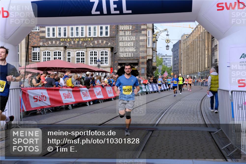 13.09.2026 - 21. swb-Marathon Bremen Tim E. http://msf.ph/oto/10301828 13.09.2026 10:44:03 Ziel 10337, 10742, 11019, 11208, 11948, 12250, 12253, 12436, 13509 meine-sportfotos.de