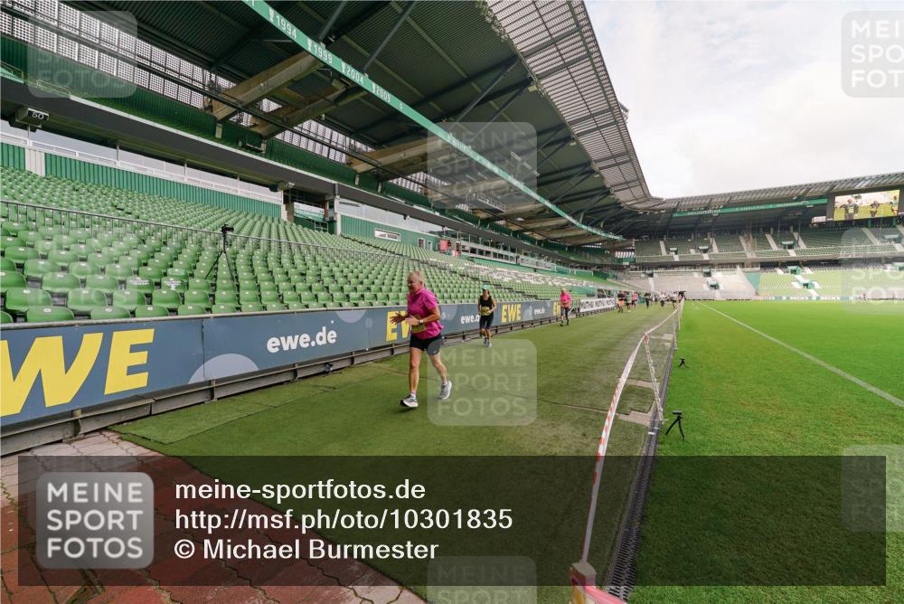 13.09.2026 - 21. swb-Marathon Bremen Michael Burmester http://msf.ph/oto/10301835 13.09.2026 10:49:30 Laufen im Stadion 10292, 10407, 10413, 10440, 10667, 10710, 10732, 10754, 10789, 10925, 11031, 11254, 11423, 11541, 11712, 11780, 11851, 11942, 11980, 12083, 12440, 12471, 12472, 12542, 12561, 10137, 10161, 10194, 10202, 10242, 10344, 10430, 10472, 10524, 10535, 10568, 10600, 10651, 10895, 10970, 10979, 11050, 11181, 11200, 11244, 11296, 11309, 11367, 11457, 11529, 11530, 11546, 11573, 11574, 11579, 11675, 11709, 11760, 11821, 12089, 12153, 12177, 12178 meine-sportfotos.de