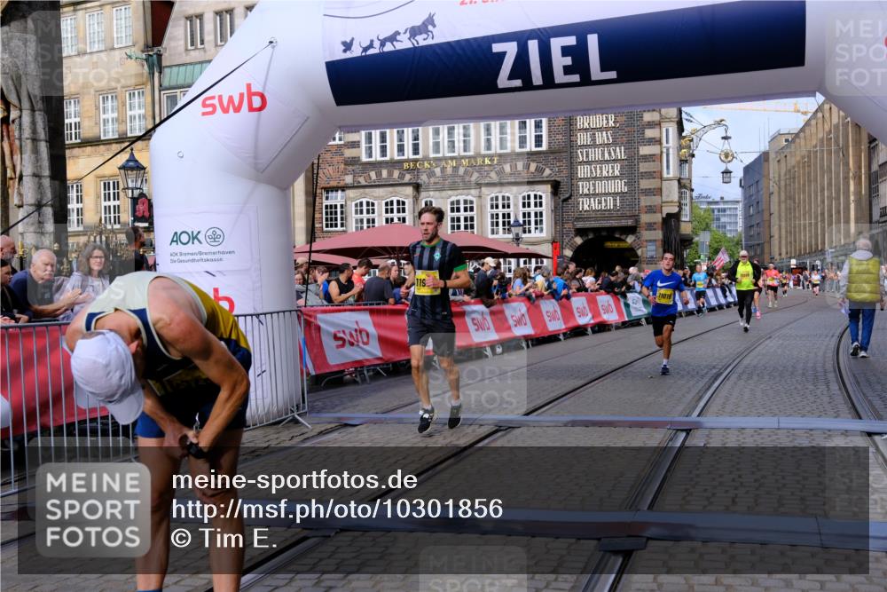 13.09.2026 - 21. swb-Marathon Bremen Tim E. http://msf.ph/oto/10301856 13.09.2026 10:44:05 Ziel 10337, 11019, 11208, 11312, 11614, 11930, 11948, 12250, 12253, 12436, 13509 meine-sportfotos.de