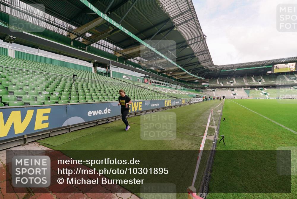 13.09.2026 - 21. swb-Marathon Bremen Michael Burmester http://msf.ph/oto/10301895 13.09.2026 10:50:19 Laufen im Stadion 10413, 10573, 10627, 10667, 10710, 10754, 11031, 11254, 11266, 11352, 11496, 11712, 11780, 11807, 11851, 11942, 12440, 10161, 10349, 10472, 10535, 10895, 10933, 10970, 11050, 11181, 11244, 11296, 11309, 11367, 11457, 11529, 11530, 11546, 11573, 11574, 11579, 11639, 11663, 11675, 11709, 11760, 11821, 12157, 12340 meine-sportfotos.de