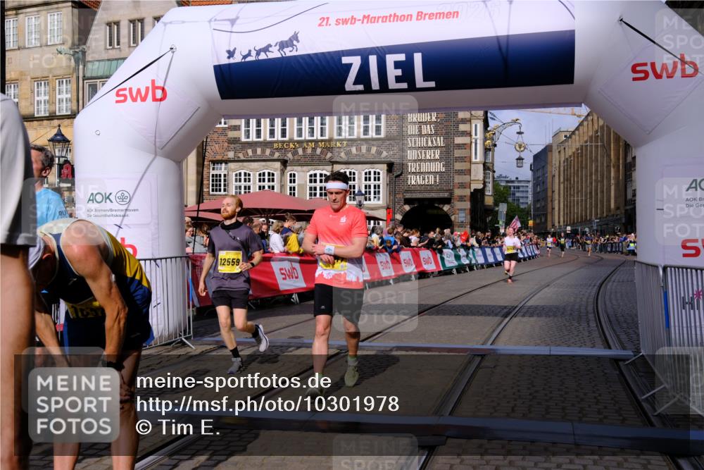 13.09.2026 - 21. swb-Marathon Bremen Tim E. http://msf.ph/oto/10301978 13.09.2026 10:44:15 Ziel 10337, 10342, 11019, 11208, 11312, 11447, 11614, 11930, 11948, 12250, 12253, 12436, 12559, 13538 meine-sportfotos.de