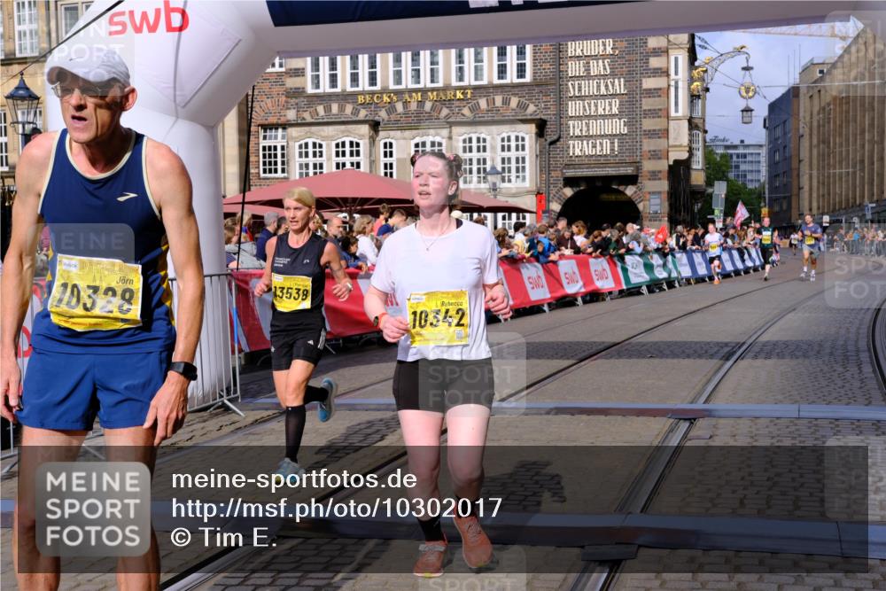 13.09.2026 - 21. swb-Marathon Bremen Tim E. http://msf.ph/oto/10302017 13.09.2026 10:44:20 Ziel 10337, 10342, 11108, 11208, 11312, 11447, 11614, 11644, 11758, 11930, 12436, 12559, 13538 meine-sportfotos.de