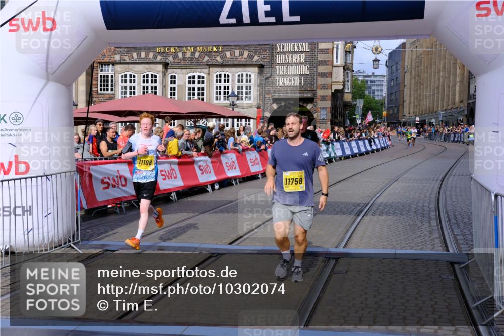 13.09.2026 - 21. swb-Marathon Bremen Tim E. http://msf.ph/oto/10302074 13.09.2026 10:44:26 Ziel 10342, 11108, 11447, 11644, 11758, 12559, 13538 meine-sportfotos.de