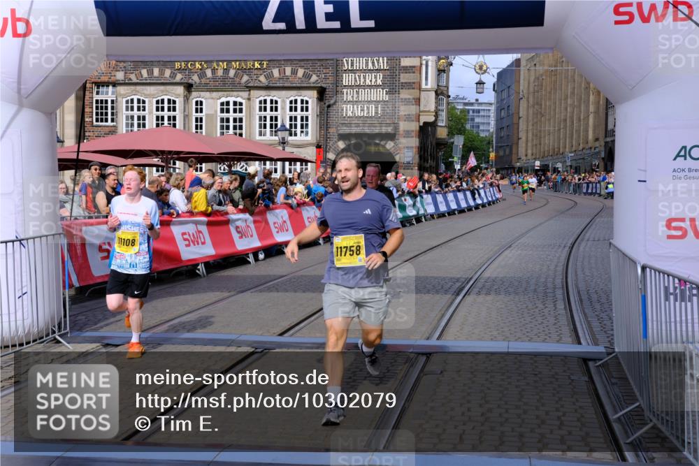 13.09.2026 - 21. swb-Marathon Bremen Tim E. http://msf.ph/oto/10302079 13.09.2026 10:44:26 Ziel 10342, 11108, 11447, 11644, 11758, 12559, 13538 meine-sportfotos.de