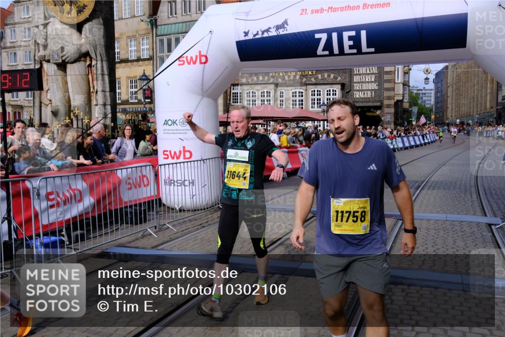 13.09.2026 - 21. swb-Marathon Bremen Tim E. http://msf.ph/oto/10302106 13.09.2026 10:44:28 Ziel 10342, 11108, 11148, 11644, 11758, 13538 meine-sportfotos.de