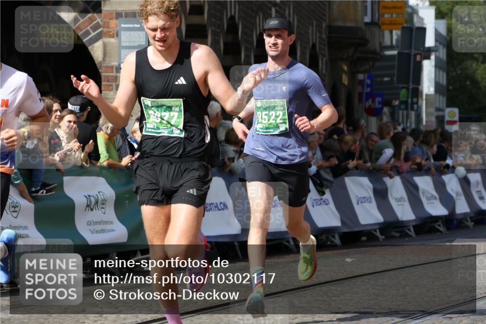 13.09.2026 - 21. swb-Marathon Bremen Strokosch-Dieckow http://msf.ph/oto/10302117 13.09.2026 12:52:57 Ziel 525, 553, 7768, 8729, 2585, 7650 meine-sportfotos.de
