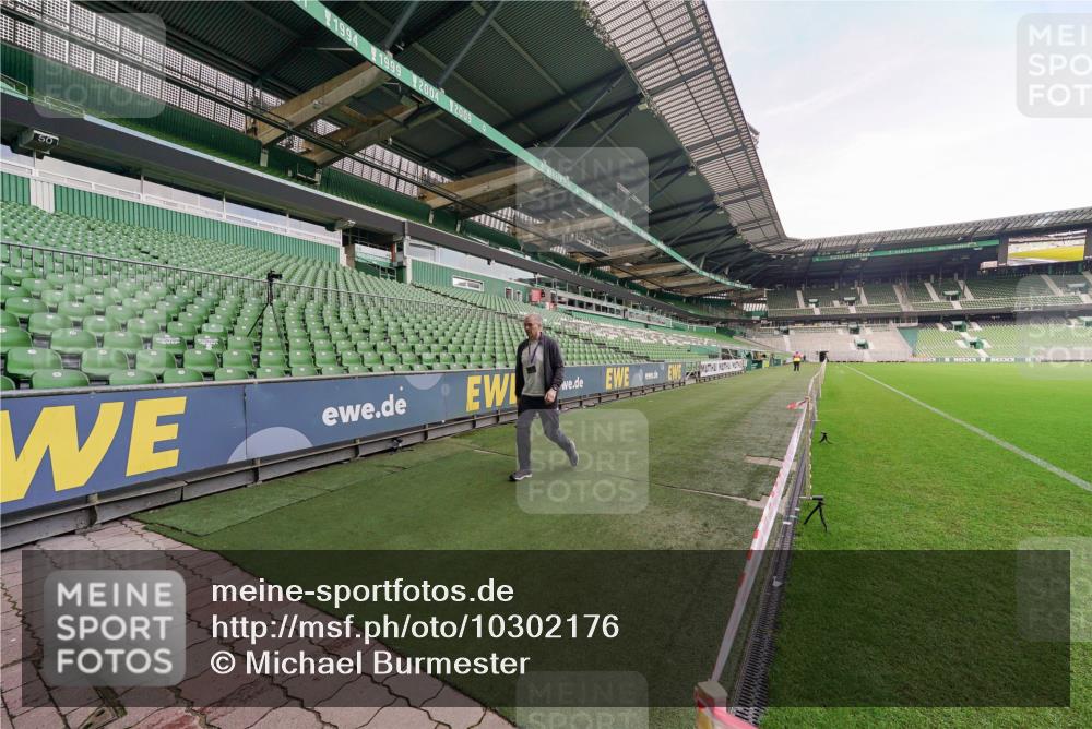 13.09.2026 - 21. swb-Marathon Bremen Michael Burmester http://msf.ph/oto/10302176 13.09.2026 11:57:24 Laufen im Stadion  meine-sportfotos.de