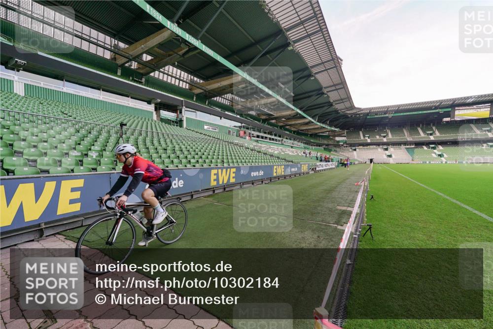13.09.2026 - 21. swb-Marathon Bremen Michael Burmester http://msf.ph/oto/10302184 13.09.2026 12:00:55 Laufen im Stadion 1956 meine-sportfotos.de