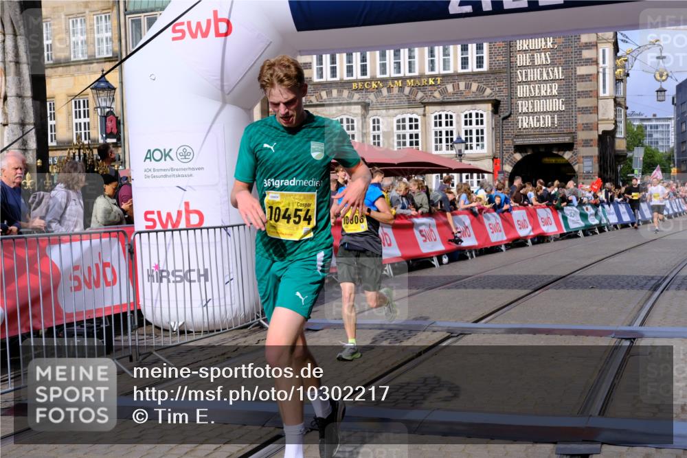13.09.2026 - 21. swb-Marathon Bremen Tim E. http://msf.ph/oto/10302217 13.09.2026 10:44:48 Ziel 10454, 10806, 10861, 10956, 11148, 11438, 11615, 12473 meine-sportfotos.de