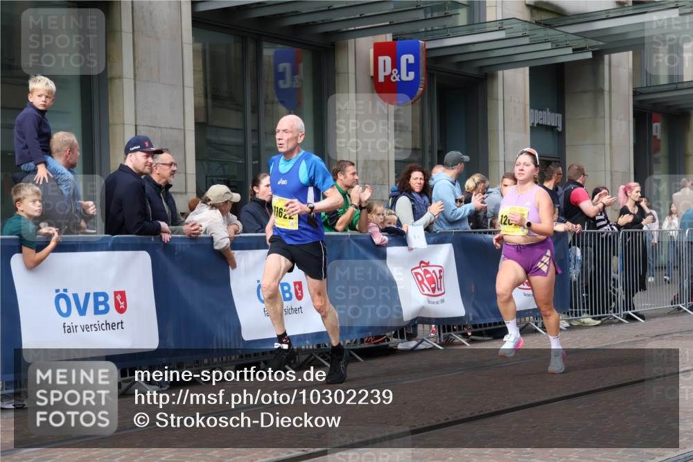 13.09.2026 - 21. swb-Marathon Bremen Strokosch-Dieckow http://msf.ph/oto/10302239 13.09.2026 10:50:23 Ziel 10267, 10525, 10764, 10840, 11076, 11170, 11220, 11276, 11664, 11742, 11753, 11774, 11961, 12052, 12070, 12078, 12179, 12309, 12447, 12488, 12560, 13544, 10170, 10233, 10525, 10840, 10876, 10923, 11111, 11128, 11178, 11497, 11499, 11622, 11680, 12045, 12078, 12240, 12269, 12447, 13562 meine-sportfotos.de